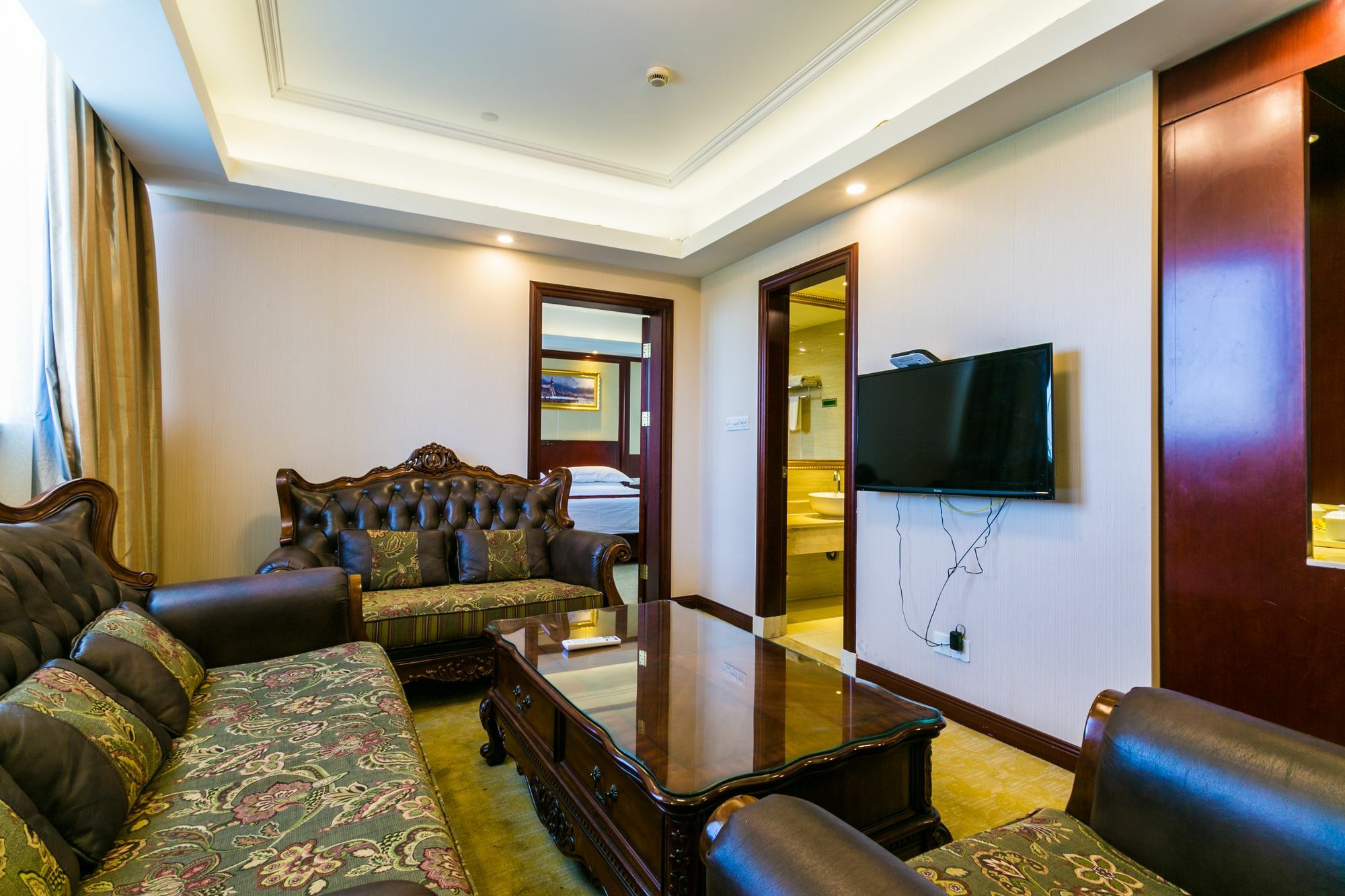 Vienna Hongqiao Airport Wanda Plaza