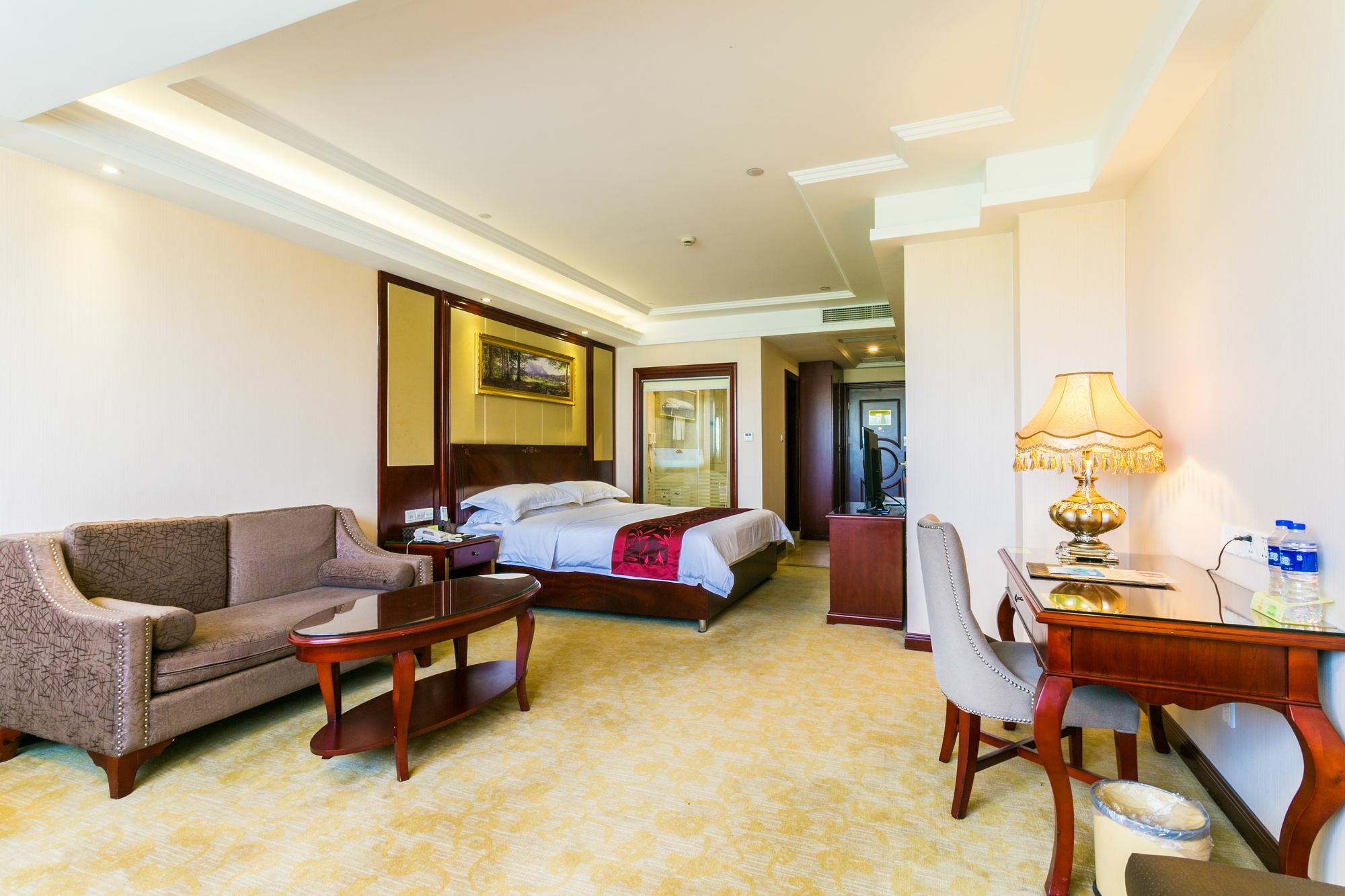 Vienna Hongqiao Airport Wanda Plaza